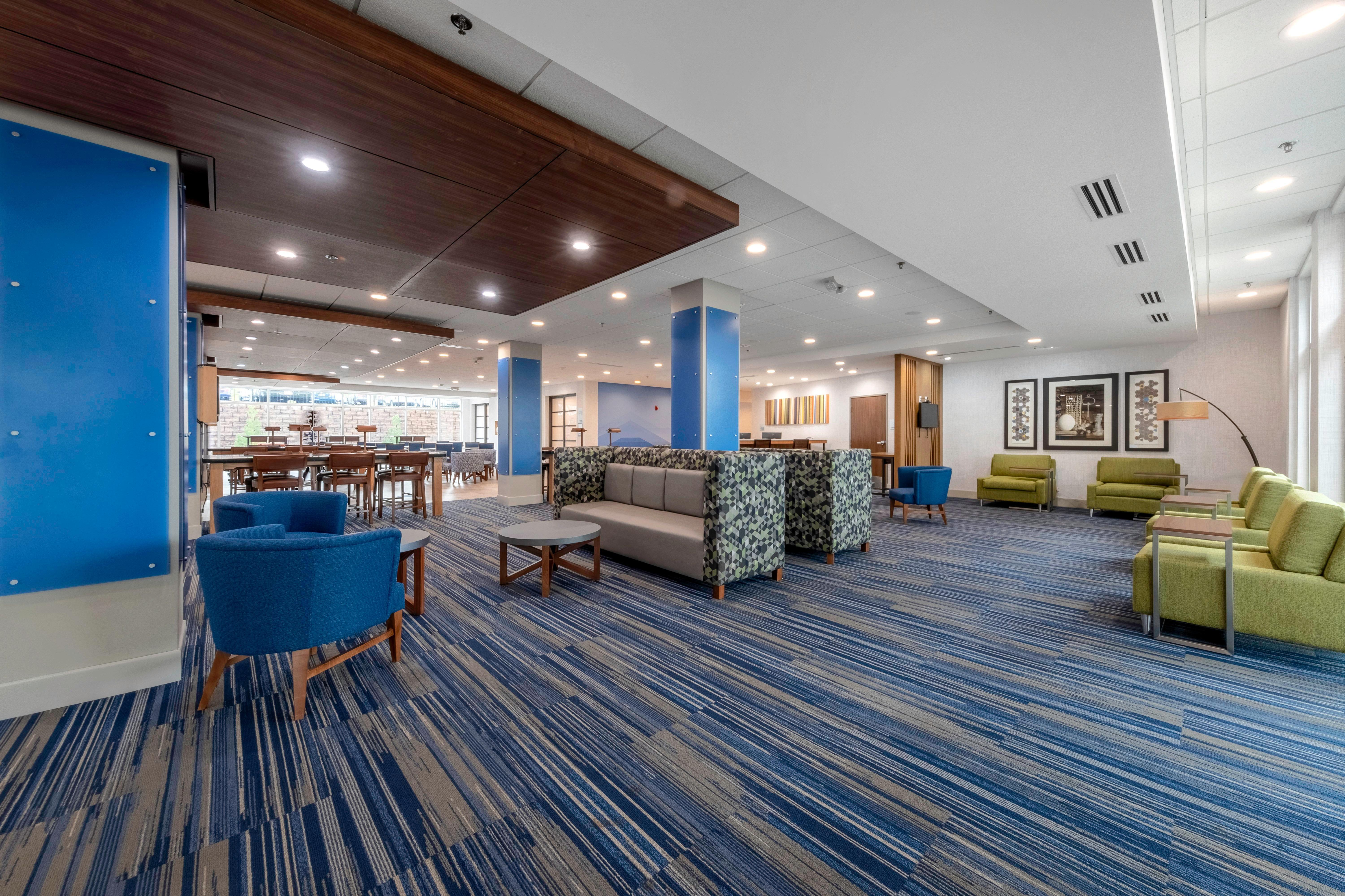 Holiday Inn Express & Suites - Staunton By Ihg Exterior foto