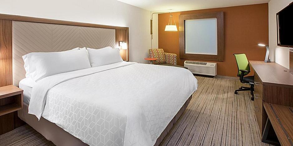 Holiday Inn Express & Suites - Staunton By Ihg Exterior foto